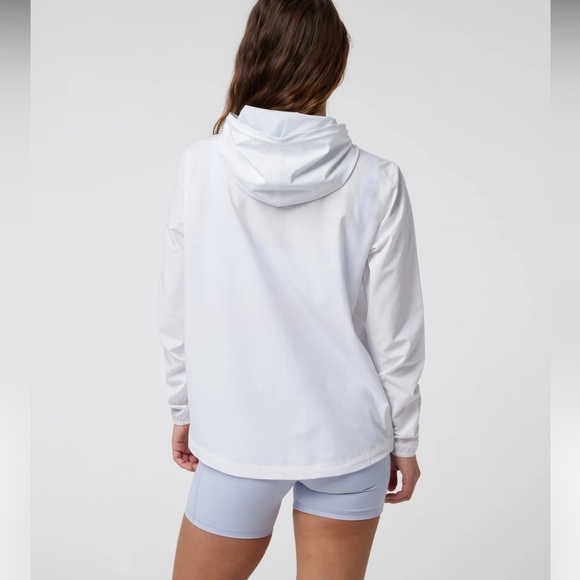 NWT Vuori Outdoor Hooded Trainer Shell Jacket in White  Size XS - Picture 3 of 15
